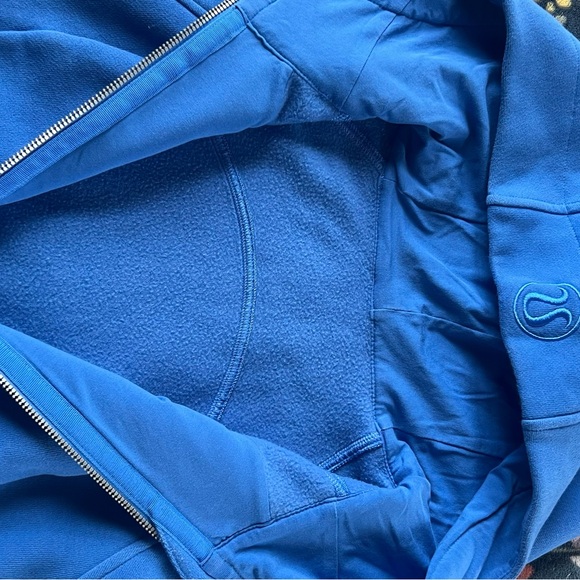 Lululemon cropped scuba full zipper 💙 - Picture 10 of 12